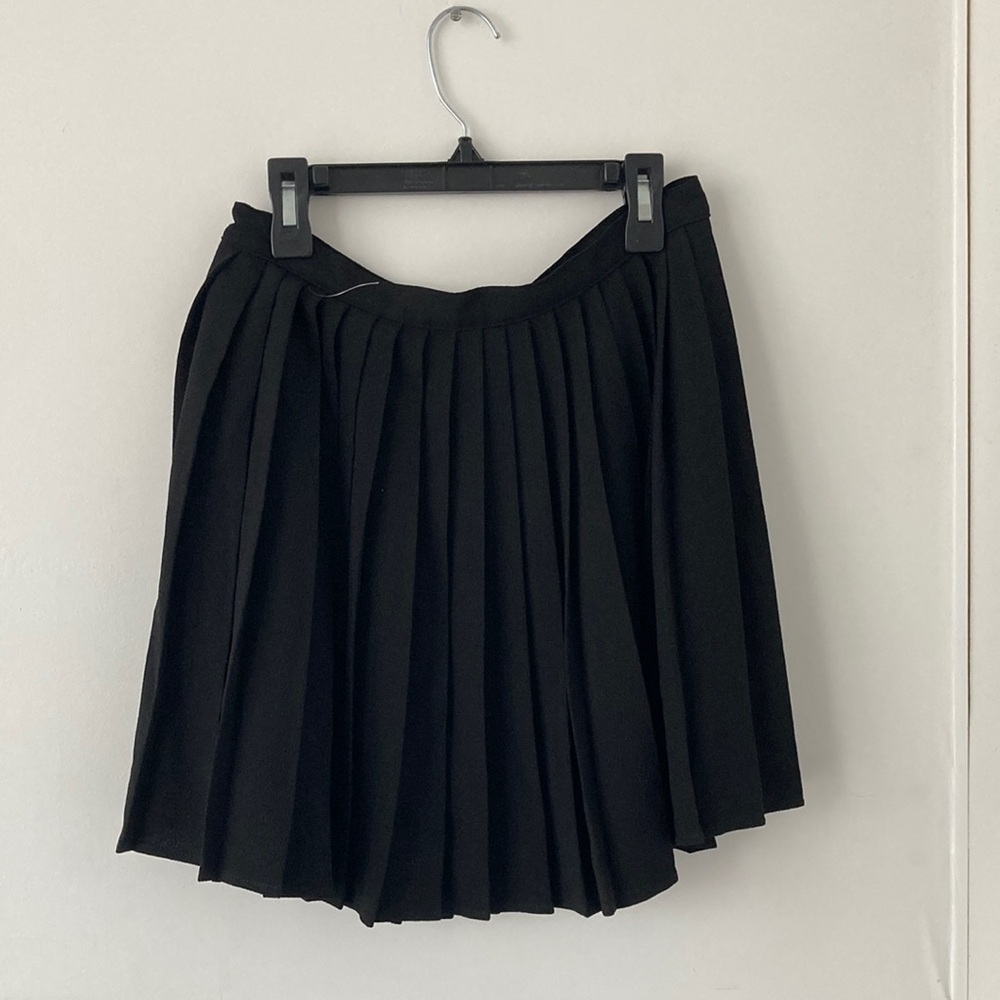 American Apparel Black Pleated Skirt
